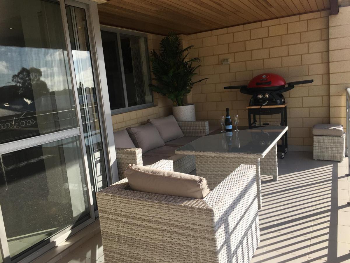 Villa Serenity On The Terrace Mandurah Exterior foto